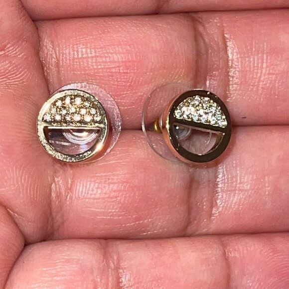 NWT DKNY round crystal post earrings - Picture 4 of 5